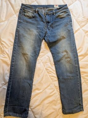 Fox Straight-Leg Jeans in Medium Blue Wash